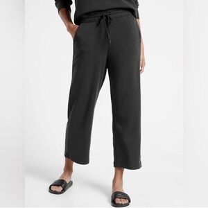 Athleta Seasoft Cropped Pant Drawstring Pants